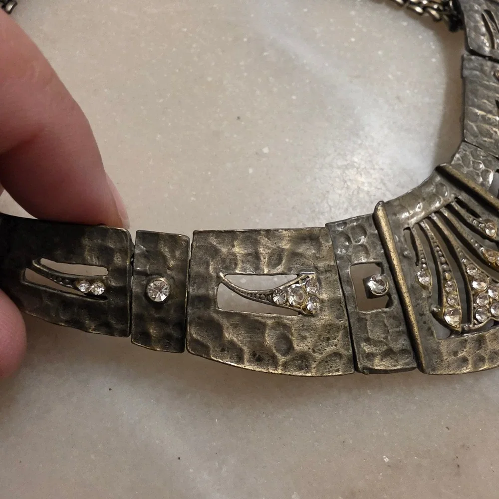 Vintage Art Deco Style Statement Necklace Hammered Metal Crystal Choker - Picture 8 of 12